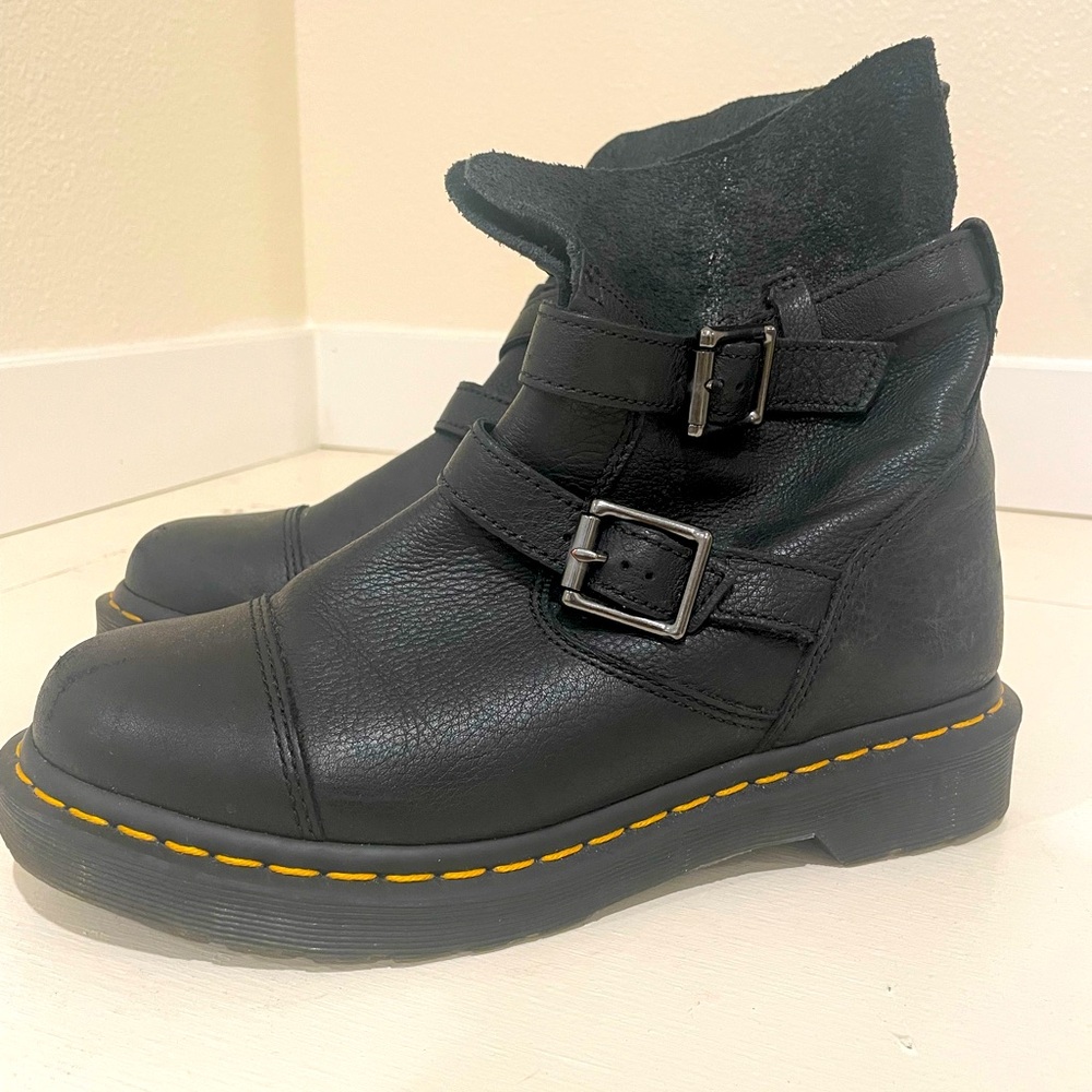 Unique Buckle Dr Martens!